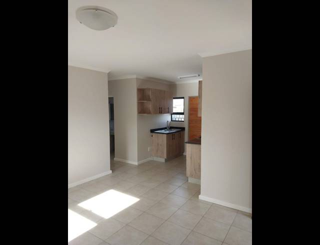2 BEDROOM TOWNHOUSE FOR SALE IN BISHOPSTOWE